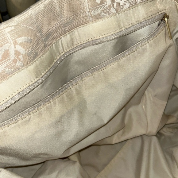 CHANEL nyloTote Bag - Picture 13 of 14